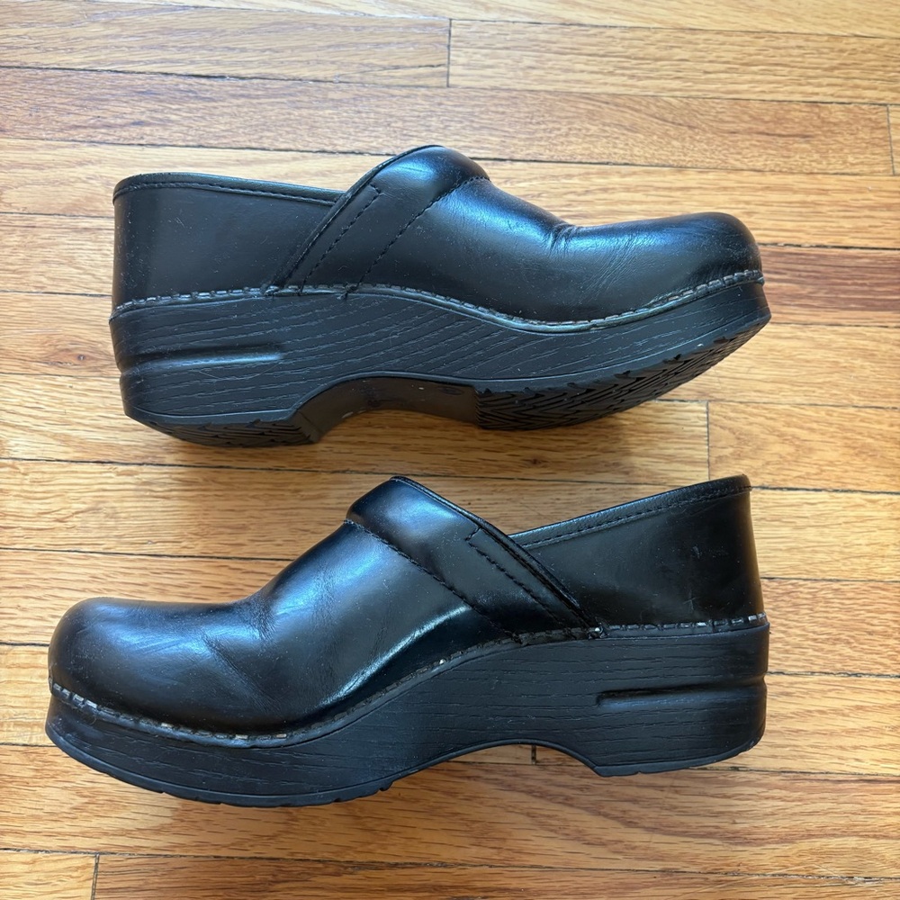 Dansko Professional Clogs - Picture 3 of 9